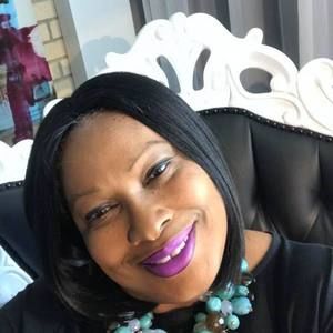 Meet your Posher, Risa